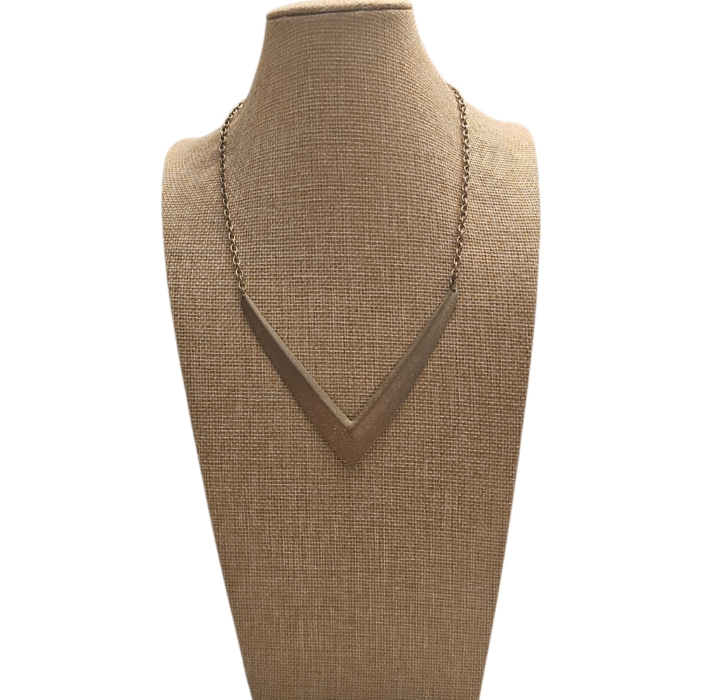 Etc Gold V-Style Necklace